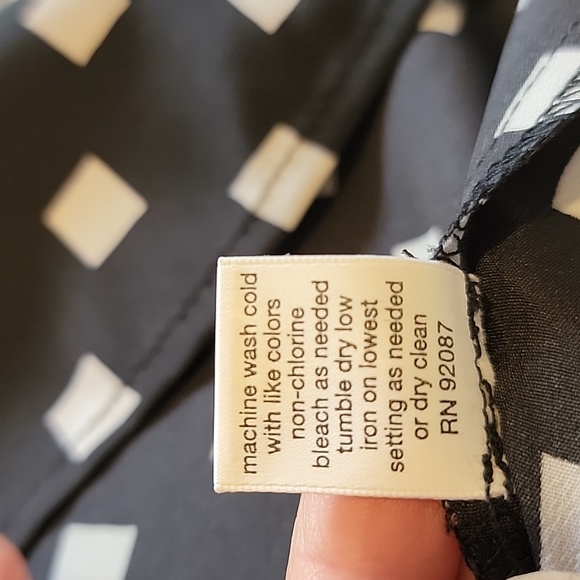 🍃 Black Sacks 5th Avenue blouse shirt top Sz 16 - Picture 7 of 7